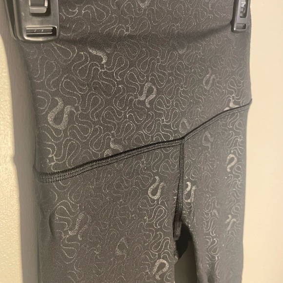 Black Lululemon Align Leggings - Picture 5 of 5